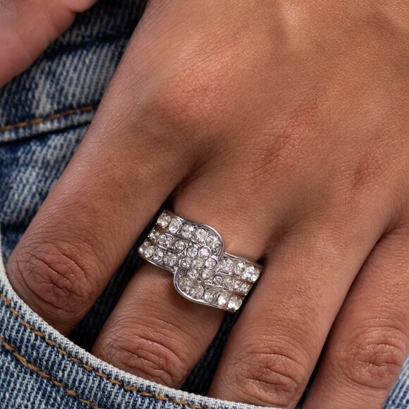 No Flowers Barred - White Ring - Picture 1 of 2